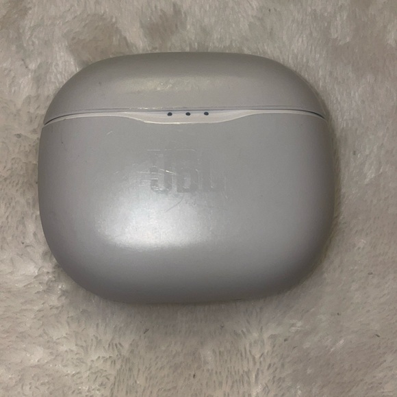 JBL EarPods - Picture 1 of 2